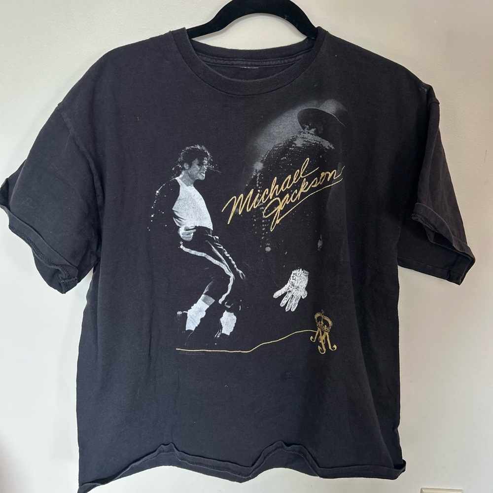Michael Jackson Graphic Tshirt
Size: Medium